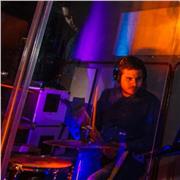 Se ofrecen clases particulares y económicas de batería con experiencia en enseñanza cualquier edad